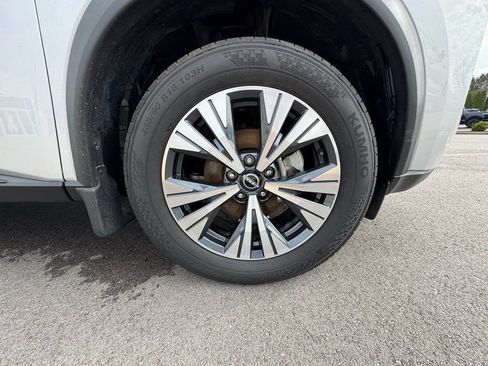 Used 2023 Nissan Rogue SV w/ SV Premium B Package AWD/4WD image 17