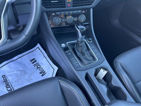 Used 2024 Volkswagen Jetta SE image 21