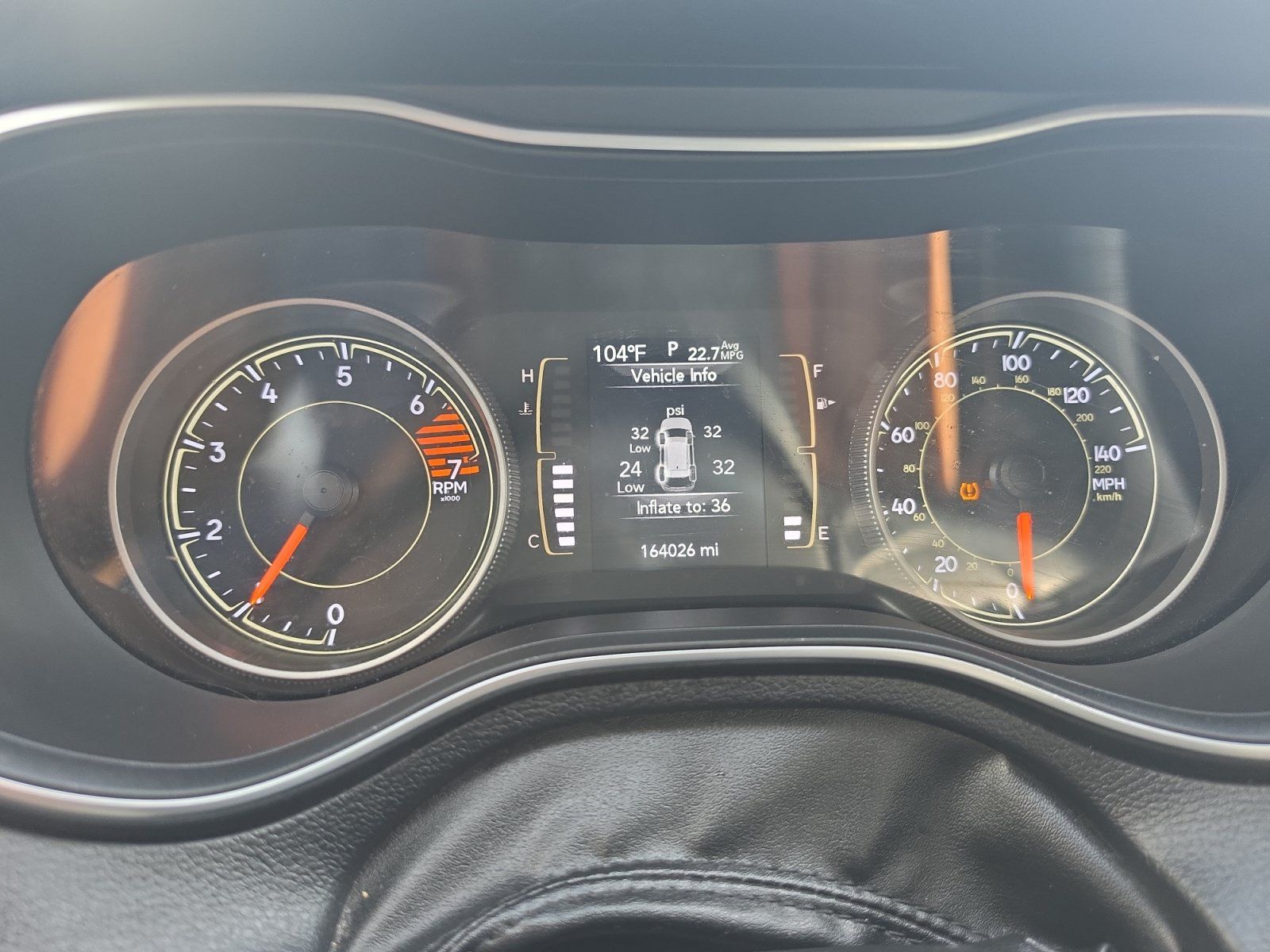 Used 2019 Jeep Cherokee Latitude w/ Cold Weather Group AWD/4WD image 15