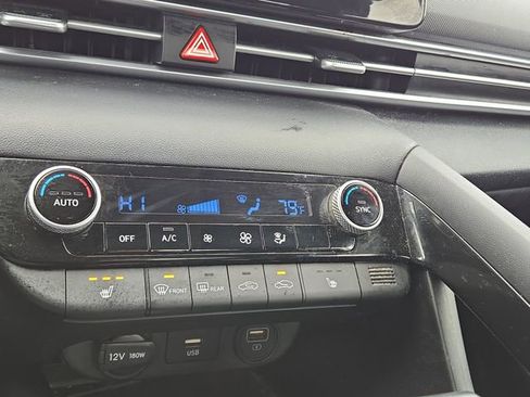 Used 2022 Hyundai Elantra SEL w/ Convenience Package image 13