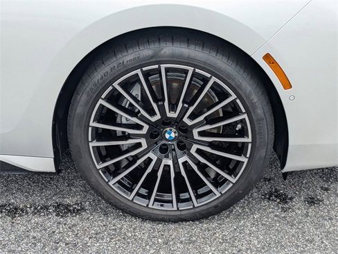 New 2025 BMW 740i image 12