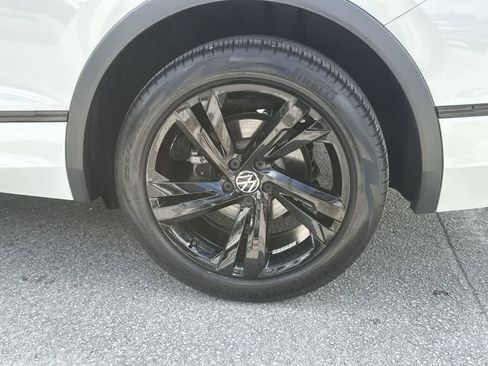 Used 2023 Volkswagen Tiguan SE R-Line image 11