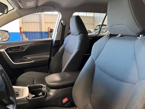 Used 2019 Toyota RAV4 LE image 23
