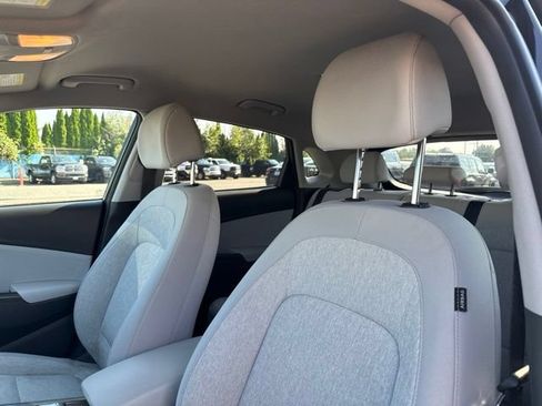 Used 2023 Hyundai Kona SE FWD image 23