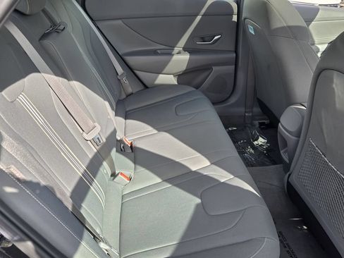 Certified 2025 Hyundai Elantra SEL FWD image 15