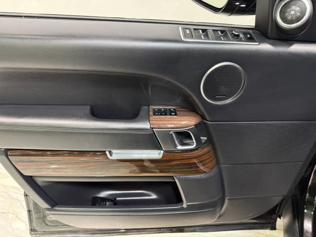 Used 2014 Land Rover Range Rover Supercharged AWD/4WD image 12