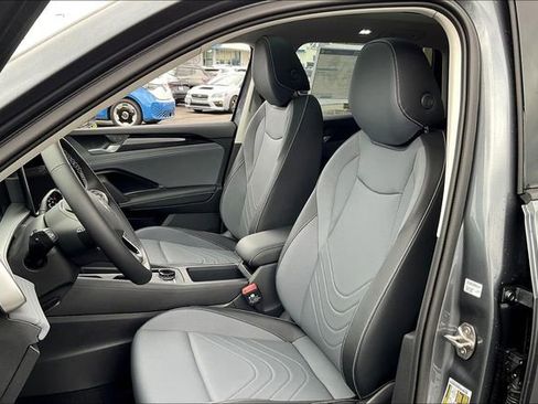 New 2025 Volkswagen Tiguan SE image 10