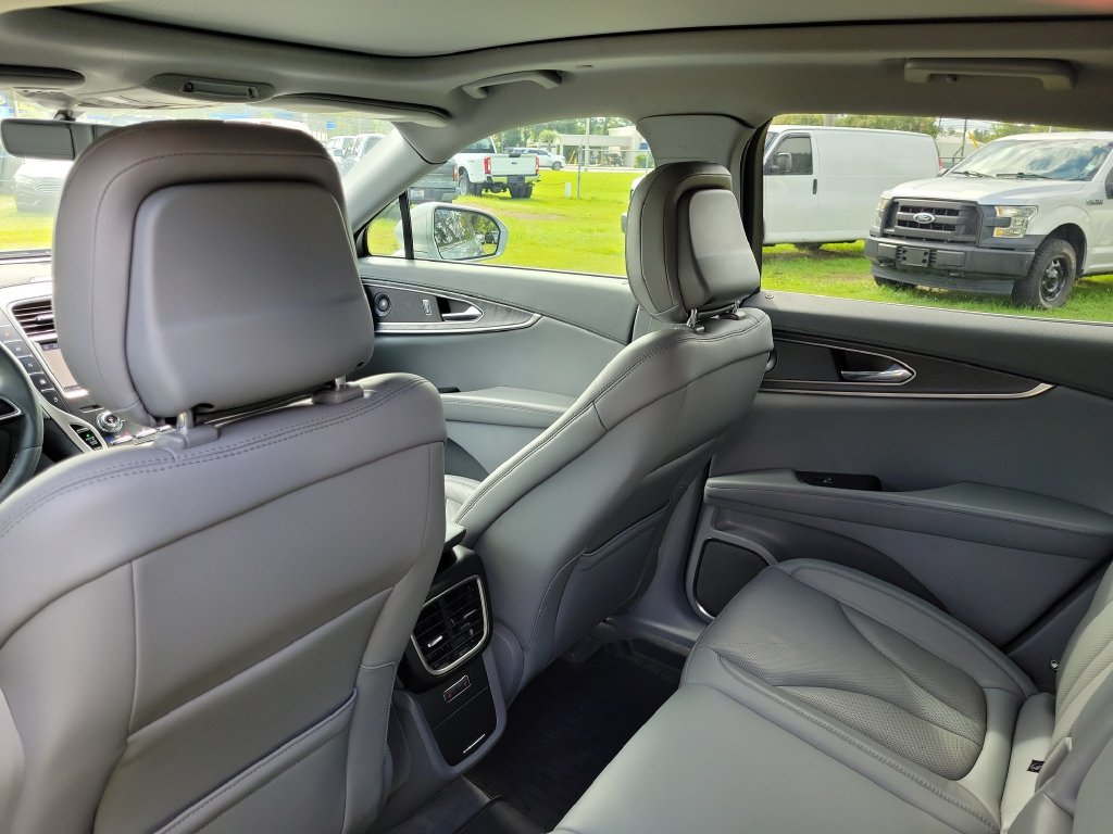 Used 2020 Lincoln Nautilus Reserve w/ Cargo Utility Package FWD image 18