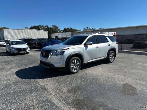 Certified 2022 Nissan Pathfinder SL image 8