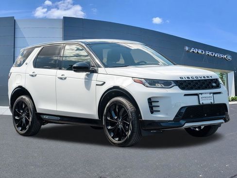 Used 2024 Land Rover Discovery Sport Dynamic SE AWD/4WD image 3