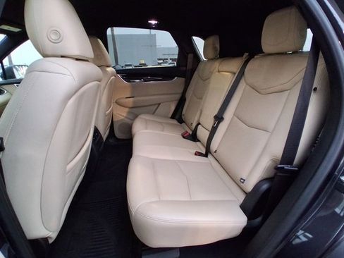Used 2018 Cadillac XT5 Base image 16