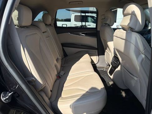 Used 2019 Lincoln Nautilus Select AWD/4WD image 28