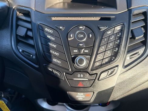 Used 2018 Ford Fiesta SE image 35