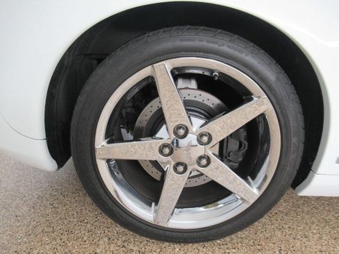 Used 2006 Chevrolet Corvette Convertible w/ Preferred Equipment Group image 11