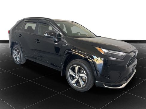 Used 2023 Toyota RAV4 SE w/ Weather & Moonroof Package image 7