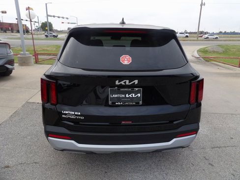 New 2026 Kia Sorento LX image 7