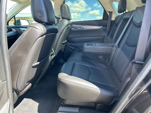 Used 2017 Cadillac XT5 Luxury w/ Driver Awareness Package AWD/4WD image 11