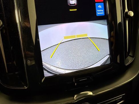 Certified 2023 Volvo XC60 B5 Core w/ Climate Package image 15