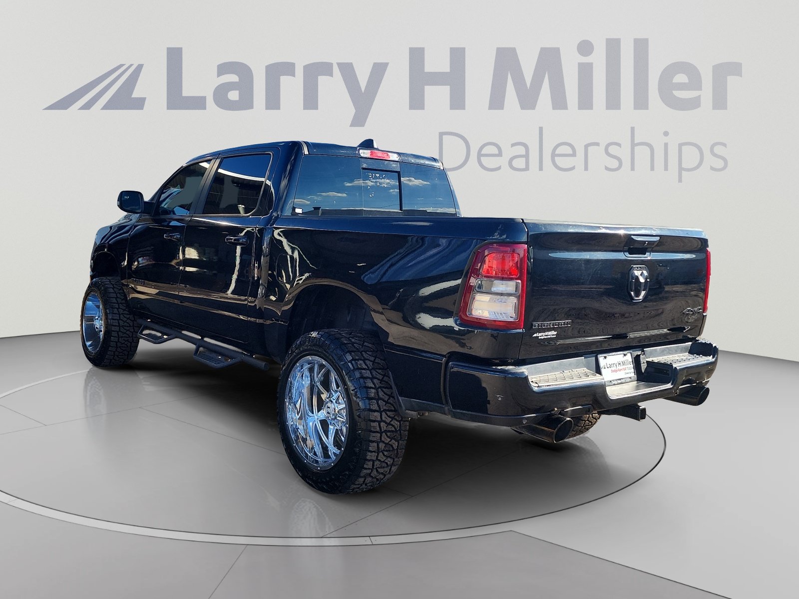Used 2020 RAM 1500 Big Horn AWD/4WD image 3