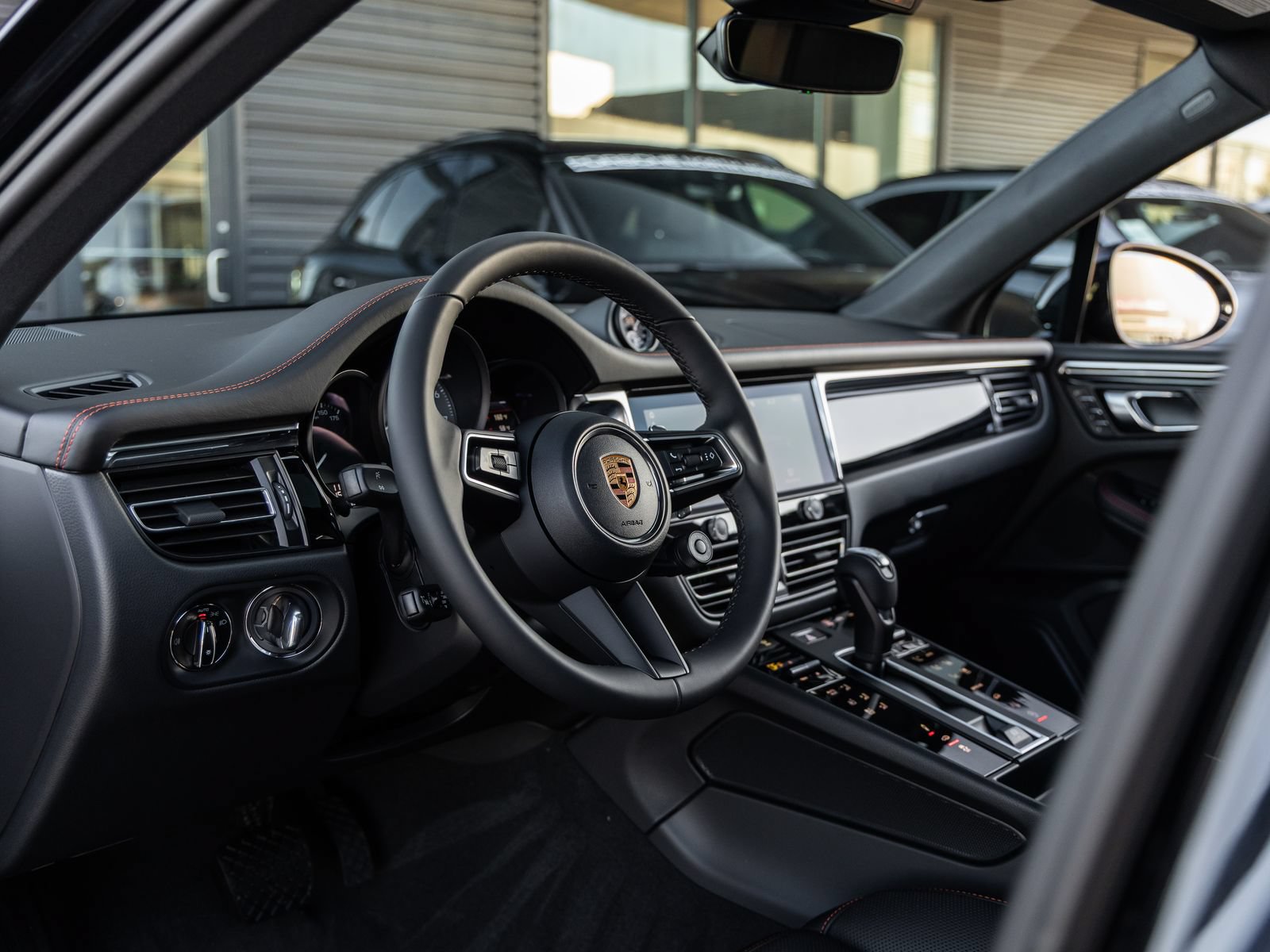 Certified 2026 Porsche Macan S AWD/4WD image 4