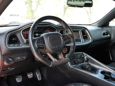 Used 2016 Dodge Challenger SRT Hellcat image 17