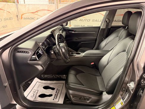 Used 2022 Toyota Camry SE FWD image 60