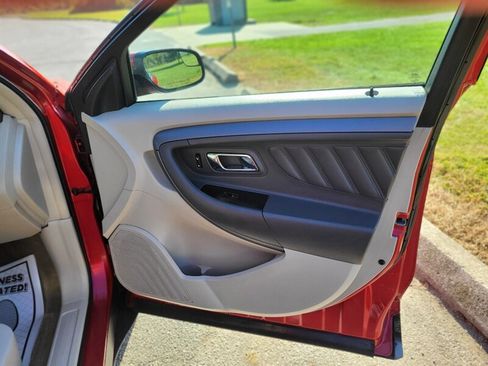 Used 2012 Ford Taurus SEL image 23