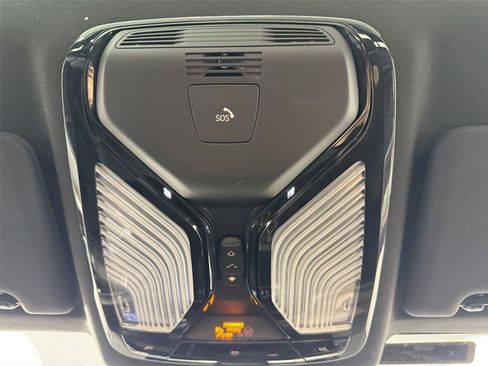 Used 2023 BMW 530e xDrive image 23