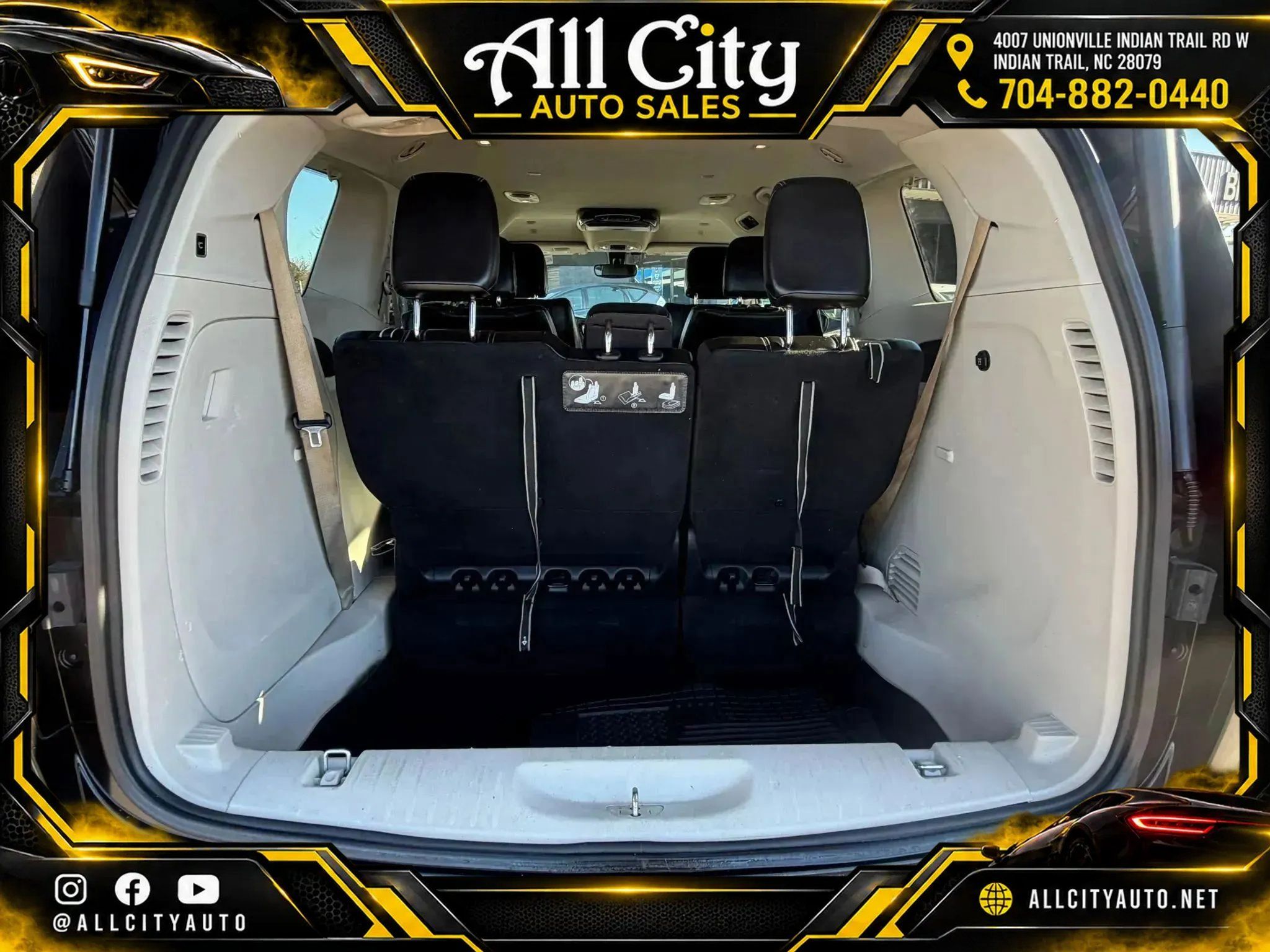 Used 2020 Chrysler Voyager Lxi FWD image 31