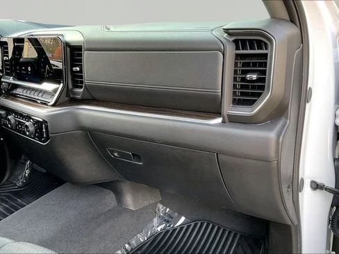 Used 2025 Chevrolet Silverado 2500 LT w/ Convenience Package image 18