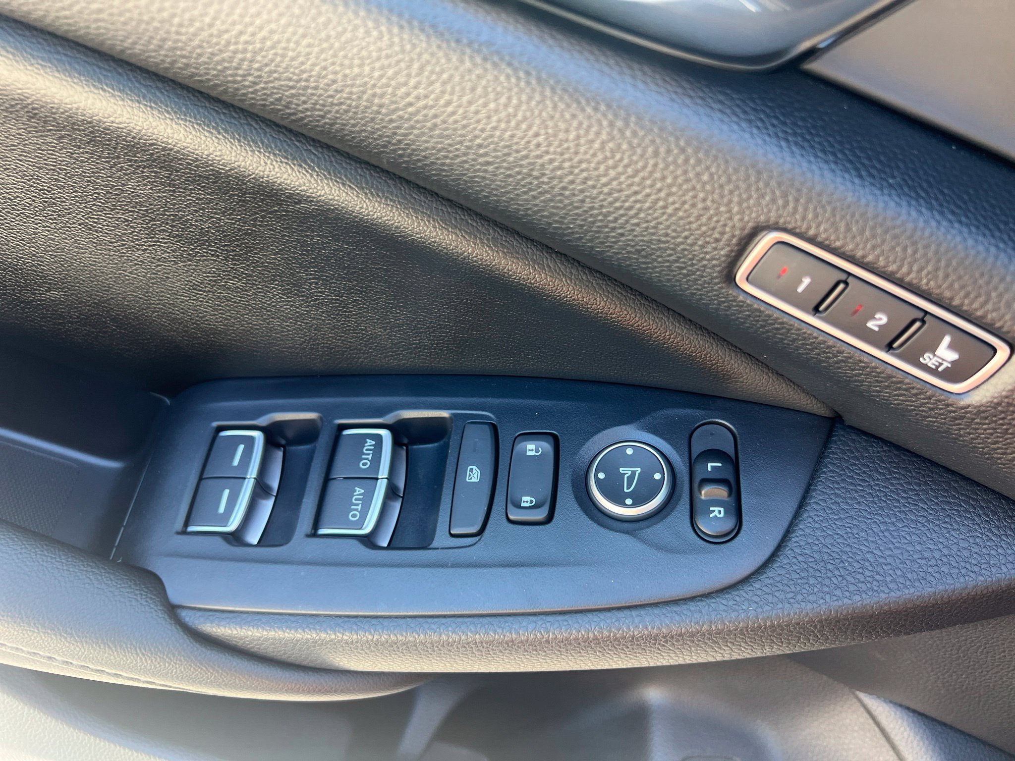 Used 2021 Honda Accord EX-L image 24