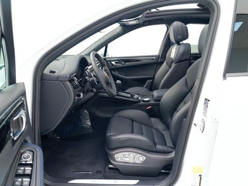 Certified 2026 Porsche Macan S AWD/4WD image 18