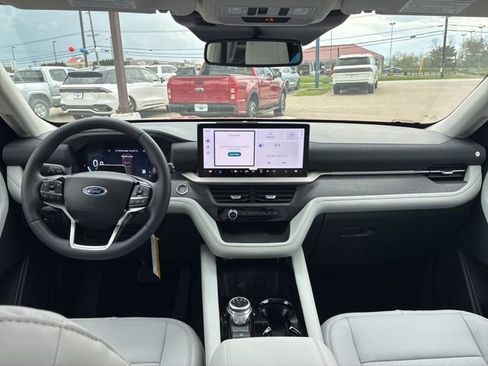 New 2026 Ford Explorer Platinum w/ LUX Leather Package AWD/4WD image 26