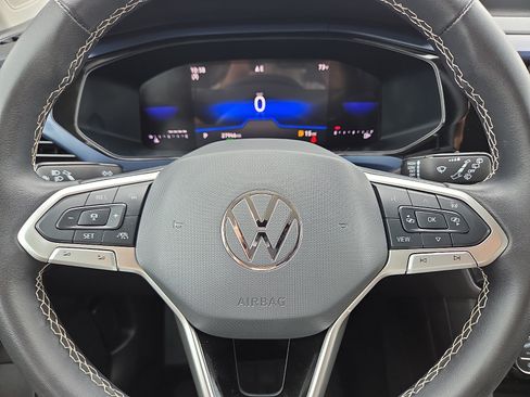 Used 2024 Volkswagen Taos SE FWD image 24
