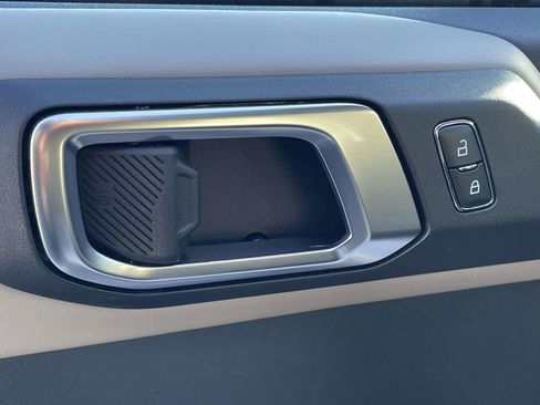 Used 2024 Ford Bronco Wildtrak image 6