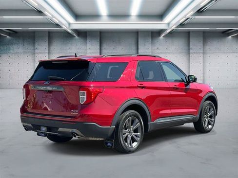 Used 2023 Ford Explorer XLT w/ Equipment Group 202A AWD/4WD image 5
