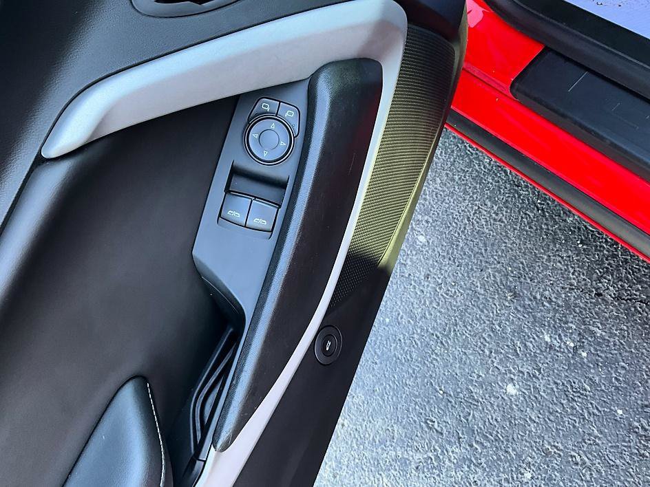 Used 2019 Chevrolet Camaro SS RWD image 14