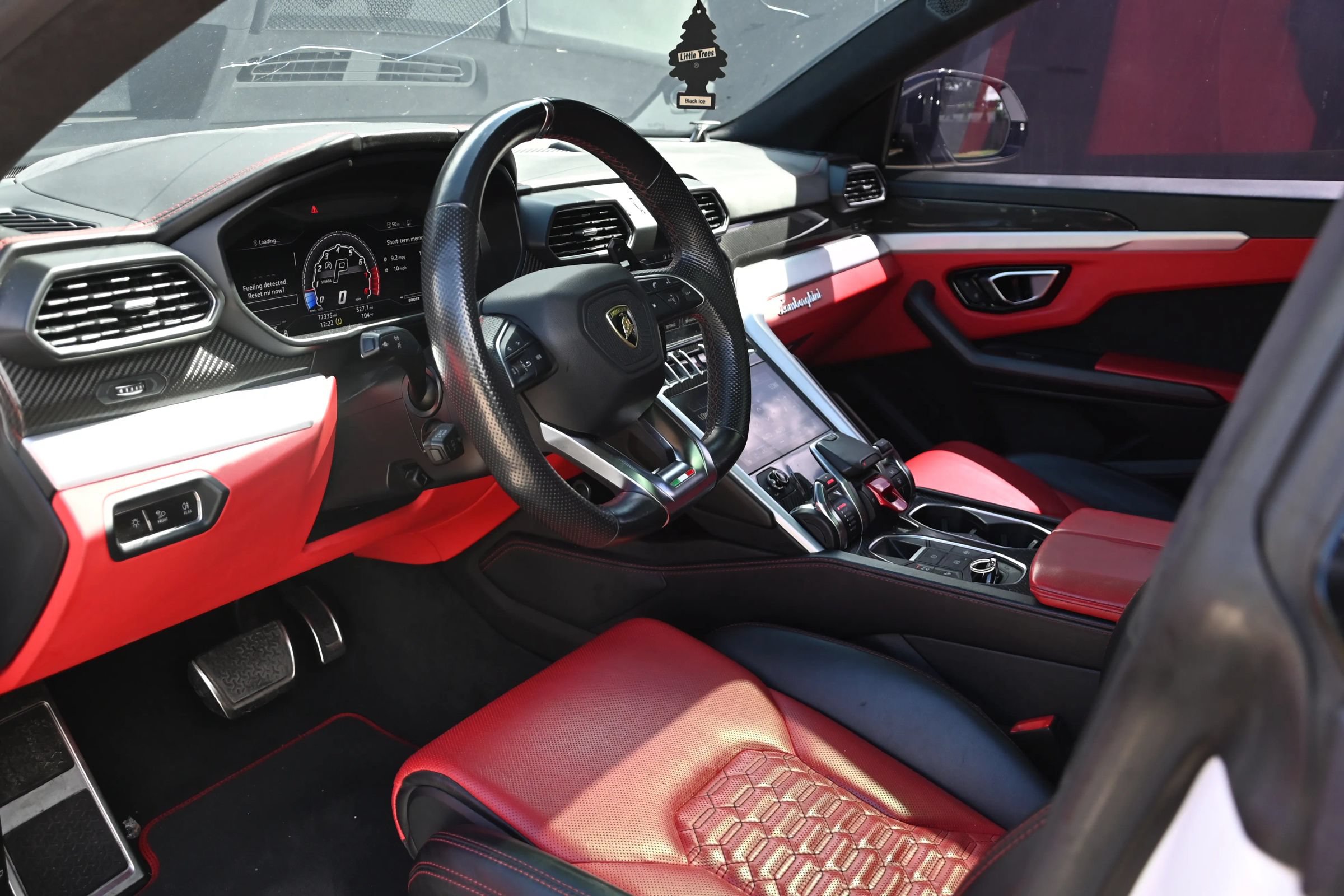 Used 2021 Lamborghini Urus AWD/4WD image 11