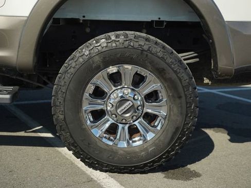 Used 2019 Ford F250 Lariat w/ Chrome Package image 41