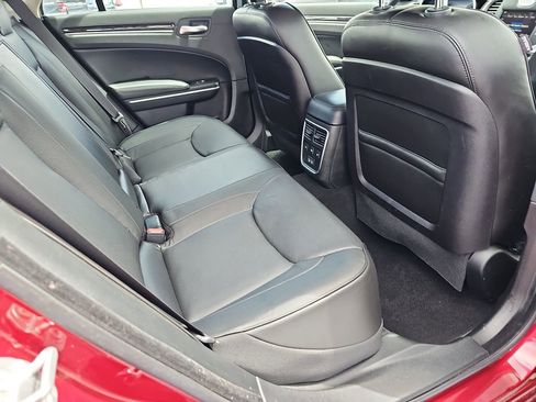 Used 2022 Chrysler 300 Touring L w/ Comfort Group RWD image 14