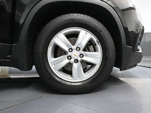 Used 2019 Chevrolet Trax LT w/ LT Convenience Package image 15