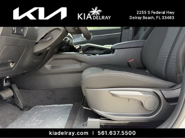 New 2026 Kia Sorento LX FWD image 16