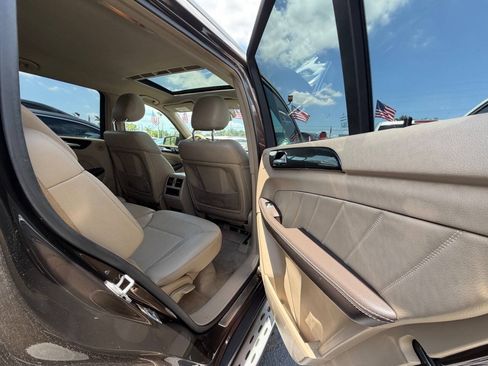 Used 2016 Mercedes-Benz GL 450 4MATIC image 21
