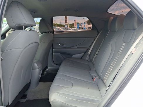 Used 2024 Hyundai Elantra SEL FWD image 12