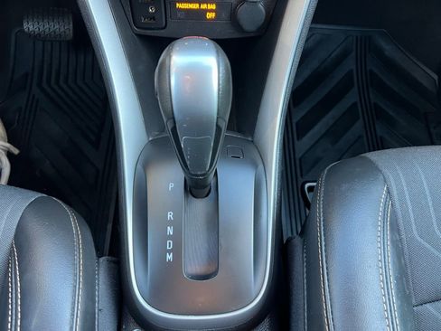 Used 2019 Chevrolet Trax LT w/ Sun & Sound Package image 30