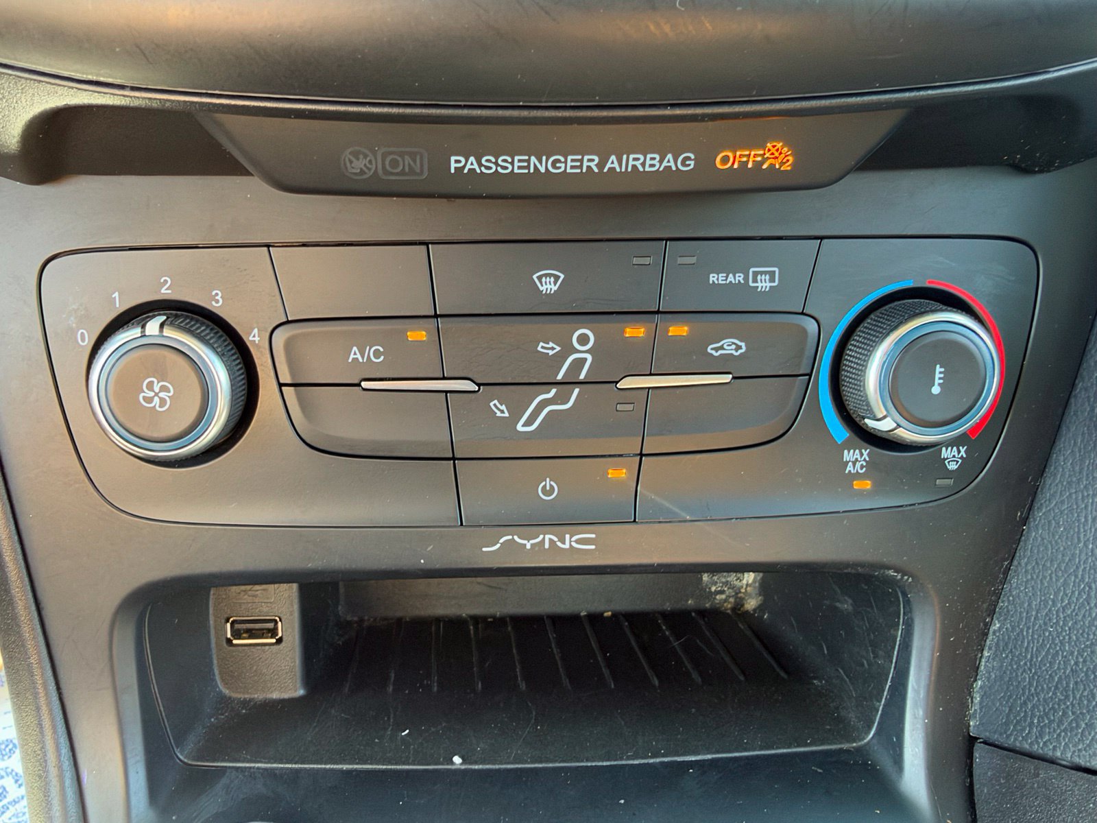 Used 2018 Ford Focus SE FWD image 19