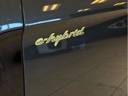 Used 2018 Porsche Panamera 4 AWD/4WD image 33