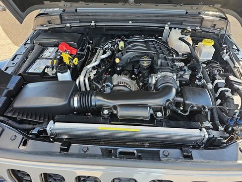 Used 2023 Jeep Gladiator Overland image 27
