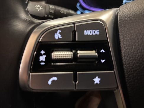 Used 2023 Kia Telluride LX image 23