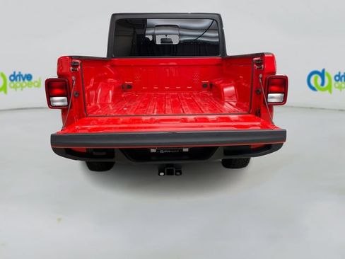 Used 2022 Jeep Gladiator Sport AWD/4WD image 15